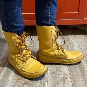 Mukluk (Mocassin boots) made in Wendake